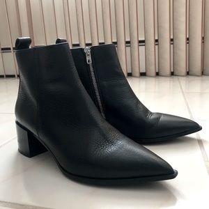 Everlane Boss Boot in Pebbled Black Leather